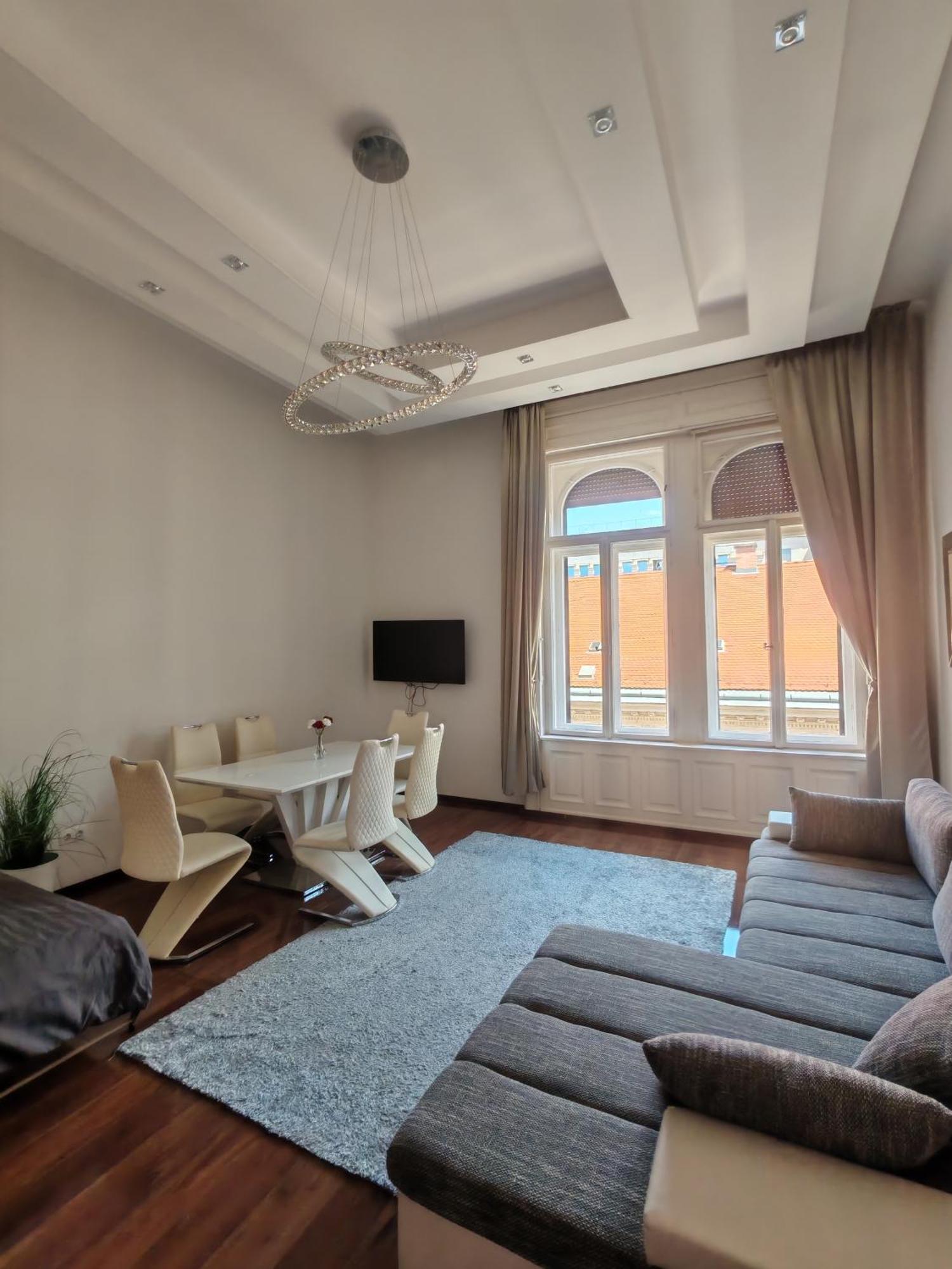 Basilika View Imperial Suite -Sas Street -Need Reservation For Free Parking Будапеща Екстериор снимка